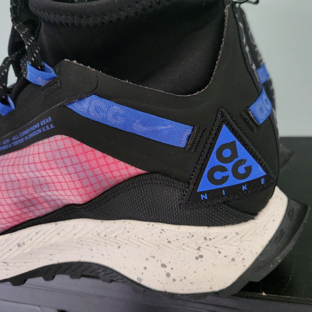 Nike ACG Black and Purple Sneakers - Picture 7 of 12